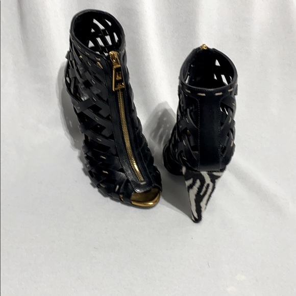 TOM FORD
Leather Hand-Stitched Lattice Booties - Picture 2 of 8